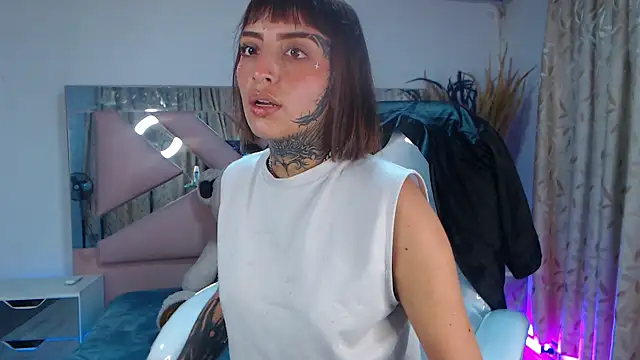 Snapshot of Gyal_8_ chatting on 10-10-25, 03:16 Gyal 8 online show from 10-10-25, 03:16