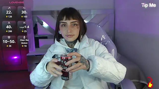 Snapshot of Gyal_8_ chatting on 10-20-25, 03:07 Gyal 8 online show from 10-20-25, 03:07