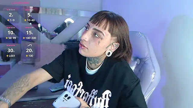 Snapshot of Gyal_8_ chatting on 10-23-25, 08:51 Gyal 8 online show from 10-23-25, 08:51