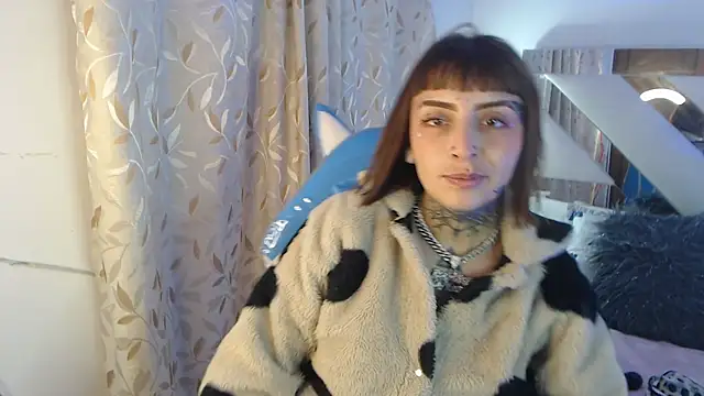 Snapshot of Gyal_8_ chatting on 11-13-25, 03:05 Gyal 8 online show from 11-13-25, 03:05