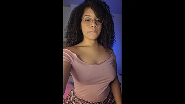 hottielatina online show from 11-24-25, 11:15