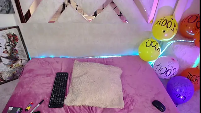 ladymooncs online show from 07-14-26, 09:20