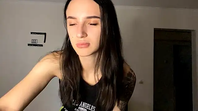 TifanyRawi online show from 10-10-25, 12:48