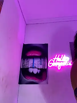 Snapshot of becca_wilsson chatting on 11-25-25, 10:15 becca wilsson online show from 11-25-25, 10:15