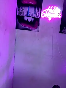 Snapshot of becca_wilsson chatting on 12-02-25, 09:25 becca wilsson online show from 12-02-25, 09:25