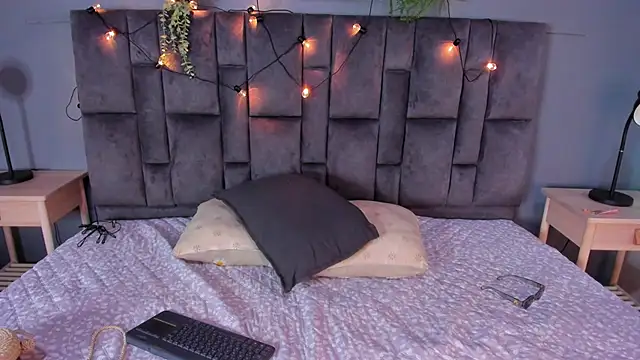 MyApril   online show from 04-25-26, 01:41