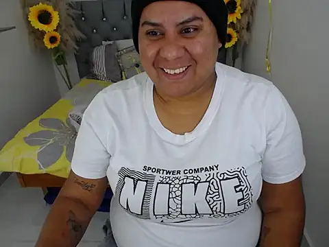 Snapshot of hotlesby_valery chatting on 10-24-25, 12:12 hotlesby valery online show from 10-24-25, 12:12