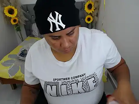 Snapshot of hotlesby_valery chatting on 10-25-25, 12:13 hotlesby valery online show from 10-25-25, 12:13