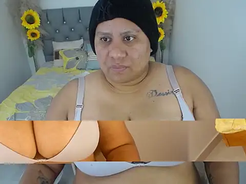 Snapshot of hotlesby_valery chatting on 12-05-25, 12:14 hotlesby valery online show from 12-05-25, 12:14