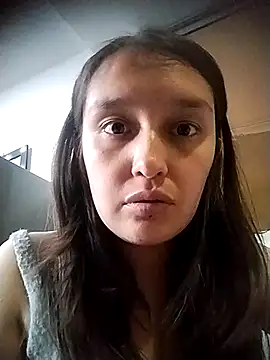 Snapshot of Karla-giraldo_ chatting on 10-15-25, 09:04 Karla-giraldo online show from 10-15-25, 09:04