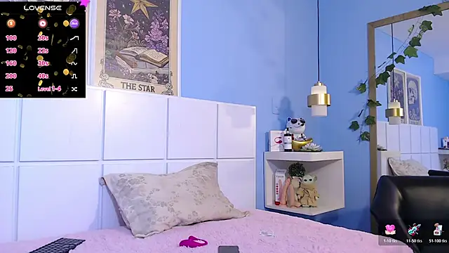 PenelopeBond online show from 10-31-25, 12:50