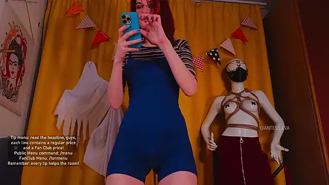 Snapshot of Giantess_Eva chatting on 10-31-25, 05:14 Giantess Eva online show from 10-31-25, 05:14