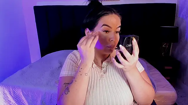 Snapshot of camiladuke7 chatting on 12-14-25, 07:40 camiladuke7 online show from 12-14-25, 07:40