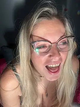 julietacollins11 online show from 05-20-26, 12:55