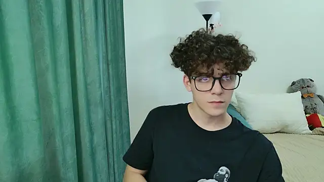 Snapshot of dreamgonetan chatting on 09-23-25, 02:31 dreamgonetan online show from 09-23-25, 02:31