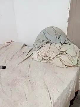 Snapshot of casado031999 chatting on 11-10-25, 06:18 casado031999 online show from 11-10-25, 06:18