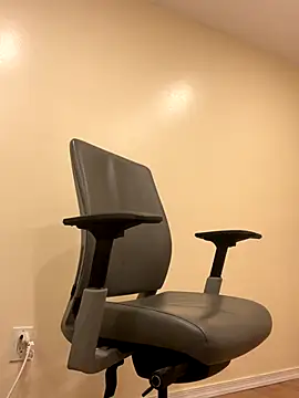 Snapshot of Melvin-92 chatting on 11-20-25, 12:44 Melvin-92 online show from 11-20-25, 12:44