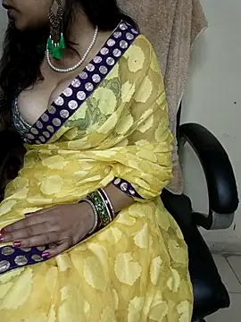 Hey Jully online show from 11-05-25, 04:56