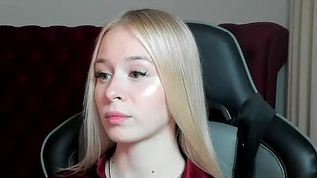 MiaGraces online show from 10-20-25, 06:52