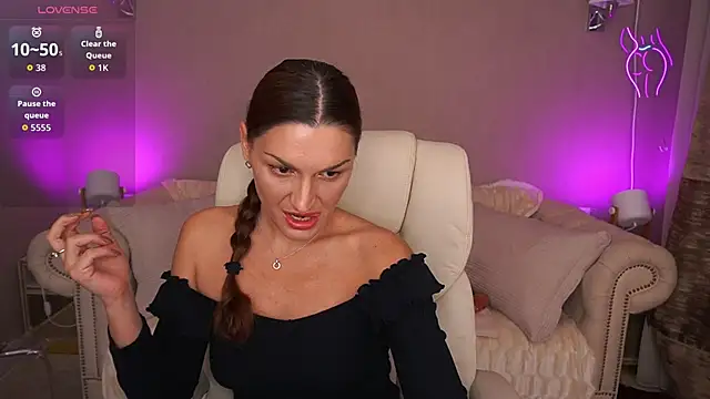 EllaGoldenn online show from 10-01-25, 08:48