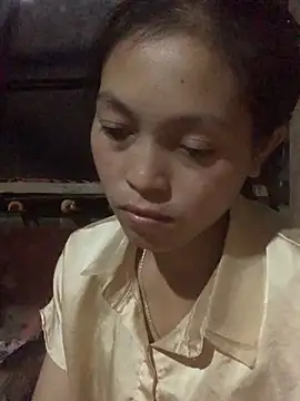 Snapshot of Halyy_xx chatting on 10-14-25, 03:40 Halyy xx online show from 10-14-25, 03:40