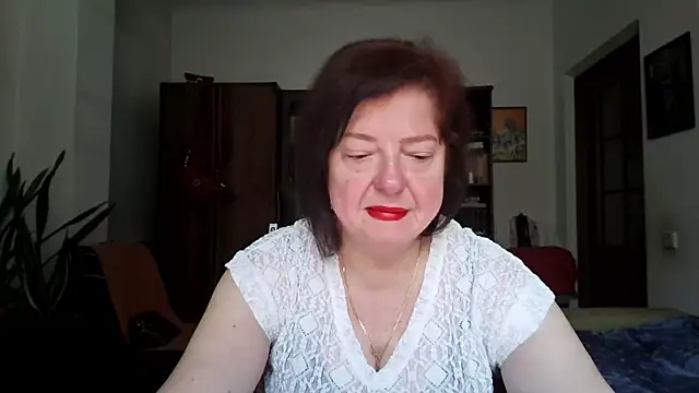 Snapshot of Violet_Pulse chatting on 06-16-26, 07:00 Violet Pulse online show from 06-16-26, 07:00