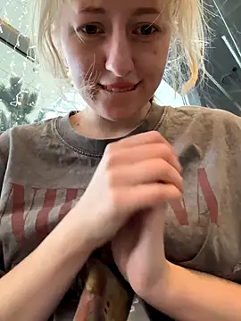 RonnieKiss online show from 11-04-25, 06:34