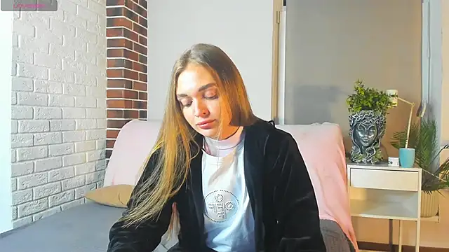 MarryLuz online show from 09-28-25, 06:24