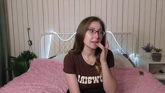 Snapshot of DaliaRadtke chatting on 10-05-25, 06:06 DaliaRadtke online show from 10-05-25, 06:06