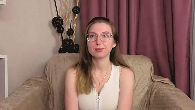 Snapshot of DaliaRadtke chatting on 11-16-25, 08:14 DaliaRadtke online show from 11-16-25, 08:14