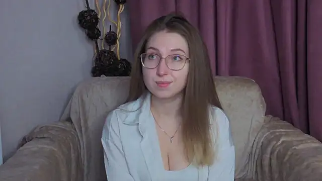 Snapshot of DaliaRadtke chatting on 11-20-25, 06:18 DaliaRadtke online show from 11-20-25, 06:18