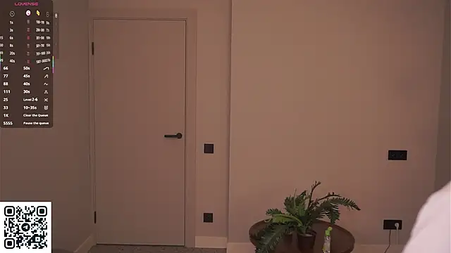 Snapshot of AdrianaCoenen chatting on 10-20-25, 06:08 AdrianaCoenen online show from 10-20-25, 06:08