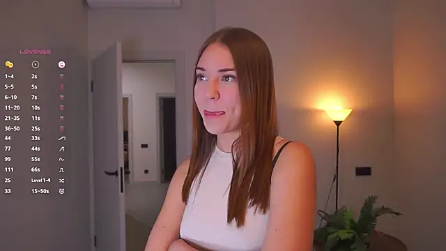 Snapshot of AdrianaCoenen chatting on 11-05-25, 03:56 AdrianaCoenen online show from 11-05-25, 03:56