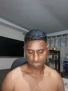 Snapshot of kingVibeX chatting on 10-31-25, 08:32 kingVibeX online show from 10-31-25, 08:32