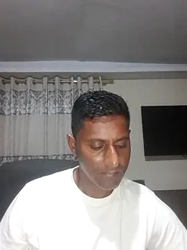 Snapshot of kingVibeX chatting on 12-17-25, 08:48 kingVibeX online show from 12-17-25, 08:48