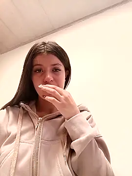 Snapshot of SALOME-28_ chatting on 10-02-25, 03:08 SALOME-28  online show from 10-02-25, 03:08