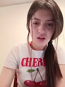 Snapshot of SALOME-28_ chatting on 10-18-25, 02:07 SALOME-28  online show from 10-18-25, 02:07