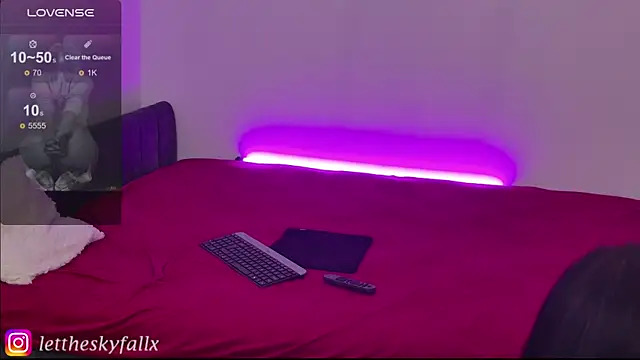 lettheskyfallx online show from 11-16-25, 12:38