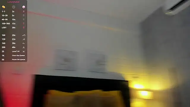 Snapshot of EmillyLim chatting on 11-14-25, 08:07 EmillyLim online show from 11-14-25, 08:07