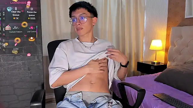 Snapshot of liam_twiink chatting on 09-30-25, 07:41 liam twiink online show from 09-30-25, 07:41