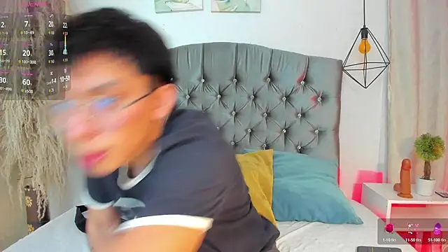 Snapshot of liam_twiink chatting on 10-16-25, 07:26 liam twiink online show from 10-16-25, 07:26