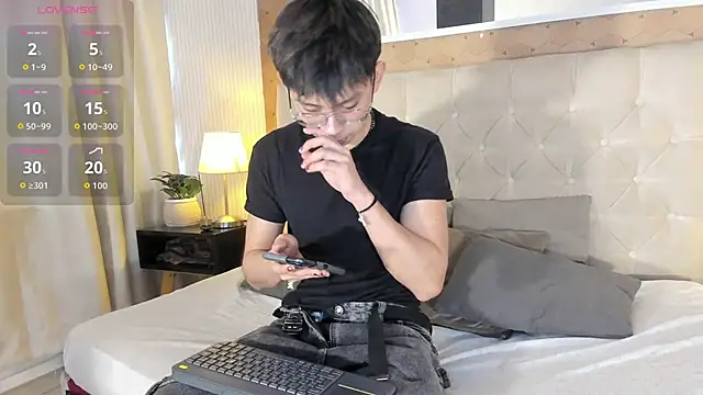 Snapshot of liam_twiink chatting on 11-09-25, 07:45 liam twiink online show from 11-09-25, 07:45