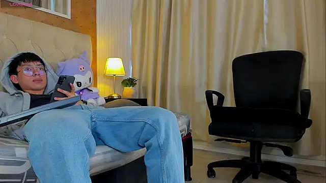 Snapshot of liam_twiink chatting on 11-27-25, 07:27 liam twiink online show from 11-27-25, 07:27