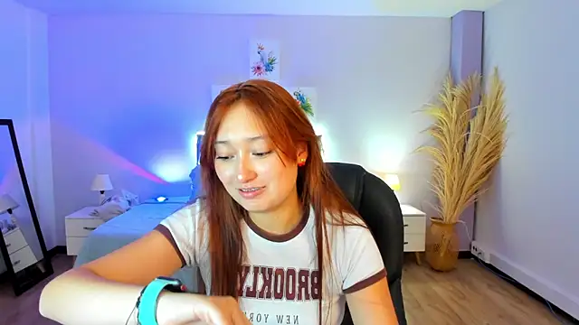 Snapshot of Samara_Hilton_2 chatting on 09-24-25, 08:01 Samara Hilton 2 online show from 09-24-25, 08:01