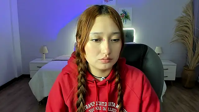 Snapshot of Samara_Hilton_2 chatting on 10-28-25, 06:32 Samara Hilton 2 online show from 10-28-25, 06:32