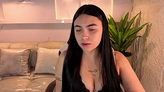 scarlett smith tp online show from 12-17-25, 12:44