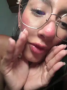 Snapshot of Julieta_Duque chatting on 04-06-26, 03:48 Julieta Duque online show from 04-06-26, 03:48