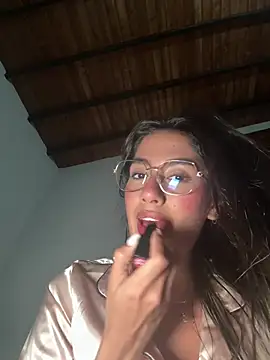 Snapshot of Julieta_Duque chatting on 04-09-26, 04:23 Julieta Duque online show from 04-09-26, 04:23
