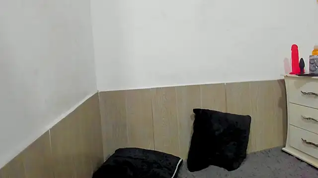 Snapshot of Amun_obsidian chatting on 10-23-25, 12:37 Amun obsidian online show from 10-23-25, 12:37