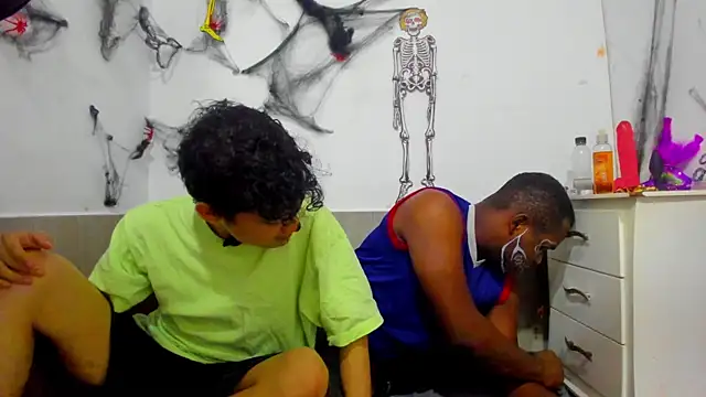 Snapshot of Amun_obsidian chatting on 10-25-25, 12:56 Amun obsidian online show from 10-25-25, 12:56